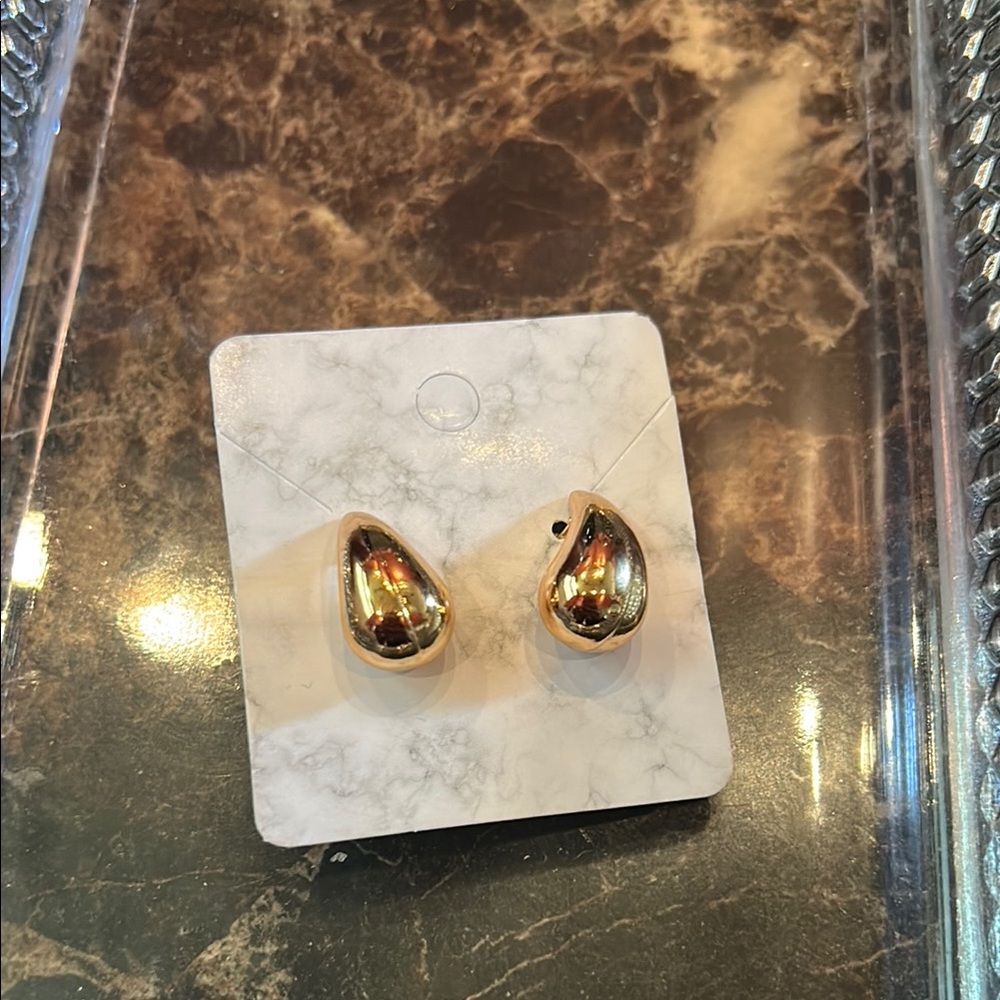 NEW Rose Gold plated Teardrop Earrings